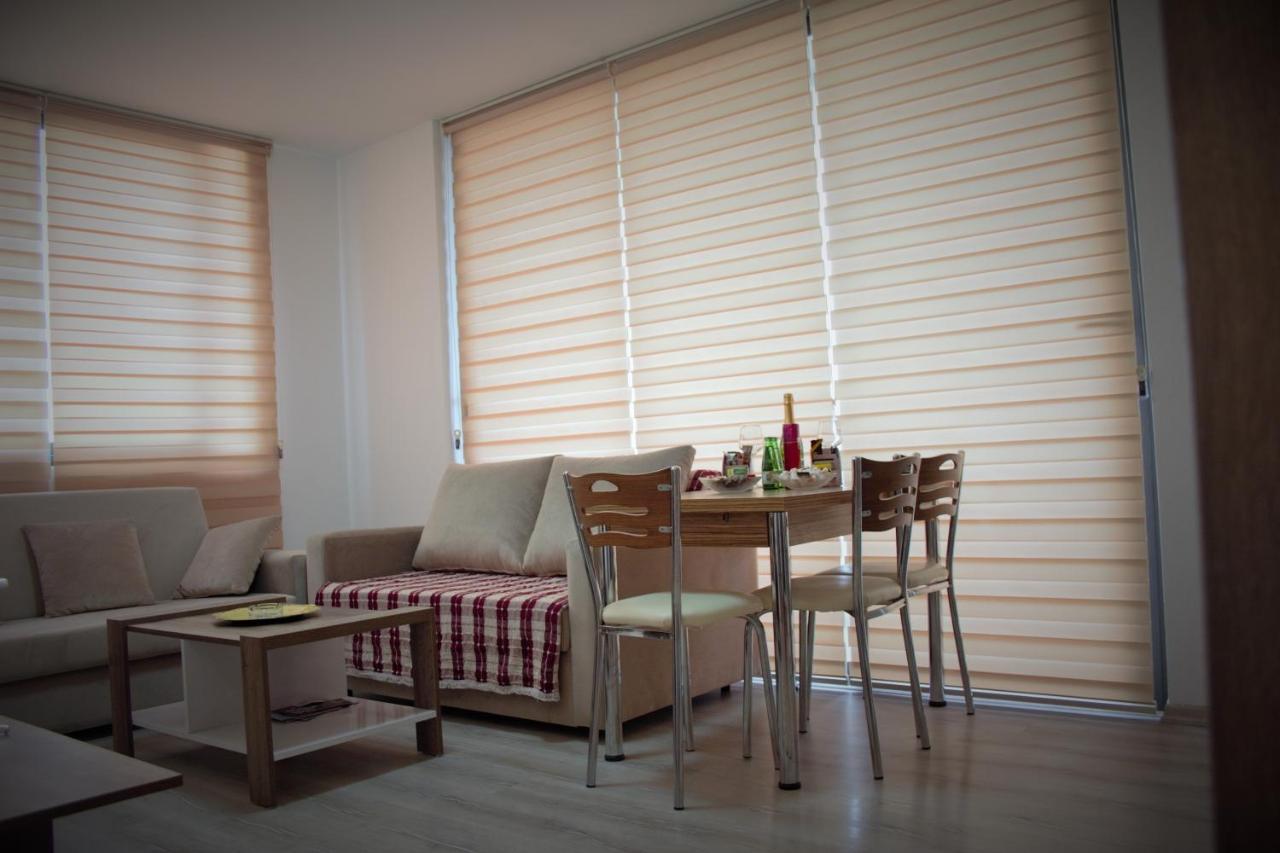 Uptown Holiday App & Pool Daily Rental Contactless Check In & Check Out Famagusta  Exterior foto