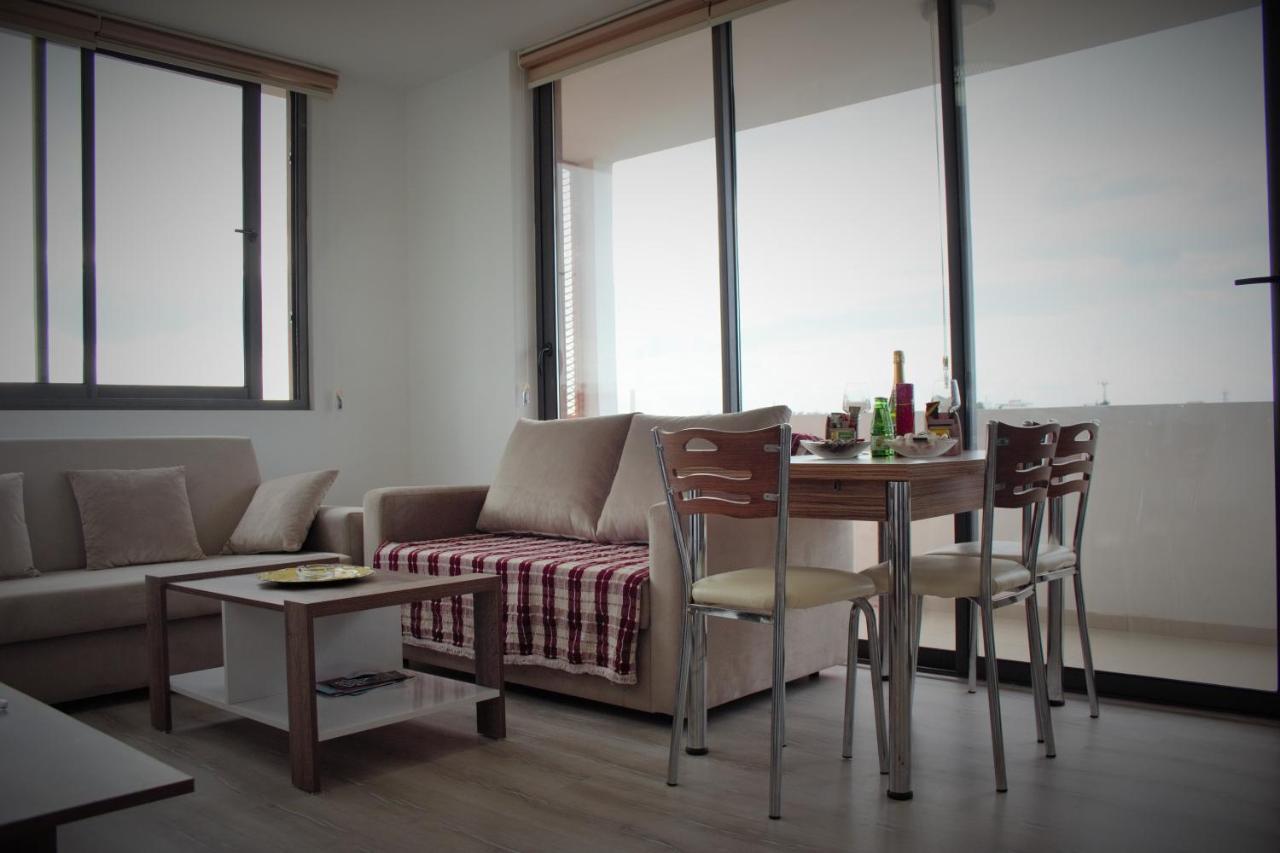 Uptown Holiday App & Pool Daily Rental Contactless Check In & Check Out Famagusta  Exterior foto